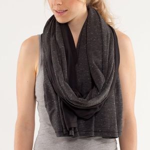 lululemon athletica deep thoughts scarf black RARE